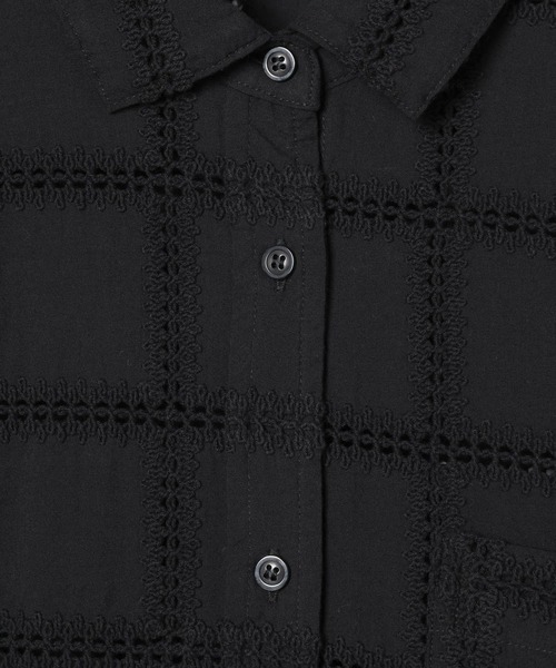 LEPSIM（レプシィム）の「スクエア刺繍シャツチュニック　639398（シャツ/ブラウス・レディース・アイボリー/ブラック・FREE）」の17枚目の写真