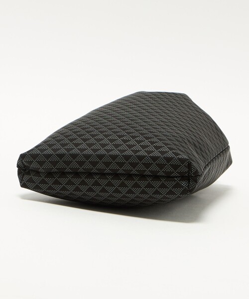 UNITED ARROWS(ユナイテッドアローズ)の「<印傳屋上原勇七>合切袋L/波うろこ(ショルダーバッグ・メンズ・その他1・FREE)」の6枚目の写真