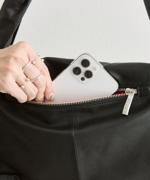 ear PAPILLONNER（イアパピヨネ）の「【kawa-kawa(カワカワ)】NO1556 0.8ビッグショルダーバッグ（ショルダーバッグ・レディース・ブラック・FREE）」の9枚目の写真