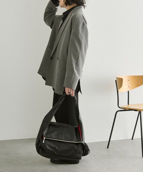 ear PAPILLONNER（イアパピヨネ）の「【kawa-kawa(カワカワ)】NO1556 0.8ビッグショルダーバッグ（ショルダーバッグ・レディース・ブラック・FREE）」の11枚目の写真