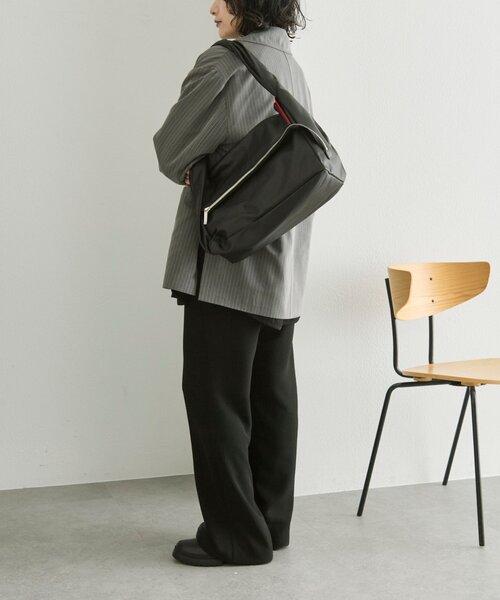 ear PAPILLONNER（イアパピヨネ）の「【kawa-kawa(カワカワ)】NO1556 0.8ビッグショルダーバッグ（ショルダーバッグ・レディース・ブラック・FREE）」の12枚目の写真