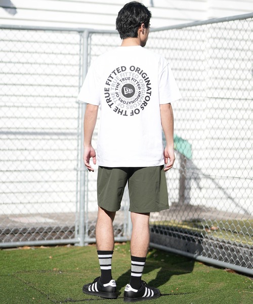 NEW ERA(ニューエラ)の「NEW ERA/ニューエラ 半袖 Tシャツ バックプリント コットン Circle ロゴ(Tシャツ/カットソー・メンズ・ホワイト/ダークグレー/クリーム/ブラック・XL/XXL/M/L)」の8枚目の写真