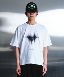 DWSE（ディーダブリューエスイー）の「ダージリングラフィックTシャツ(ホワイト)（Tシャツ/カットソー）」