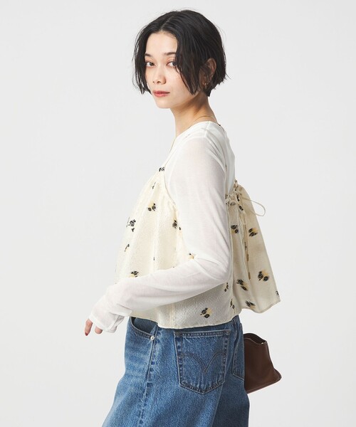 green label relaxing（グリーンレーベルリラクシング）の「フラワー ジャガード キャミソール（キャミソール・レディース・オフホワイト/ブラック・FREE）」の2枚目の写真