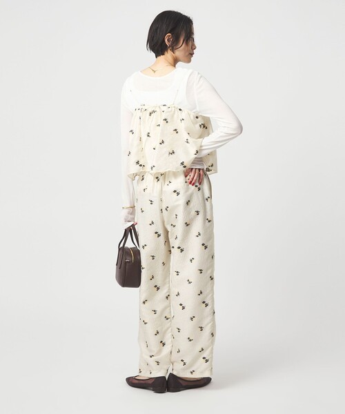 green label relaxing（グリーンレーベルリラクシング）の「フラワー ジャガード キャミソール（キャミソール・レディース・オフホワイト/ブラック・FREE）」の11枚目の写真