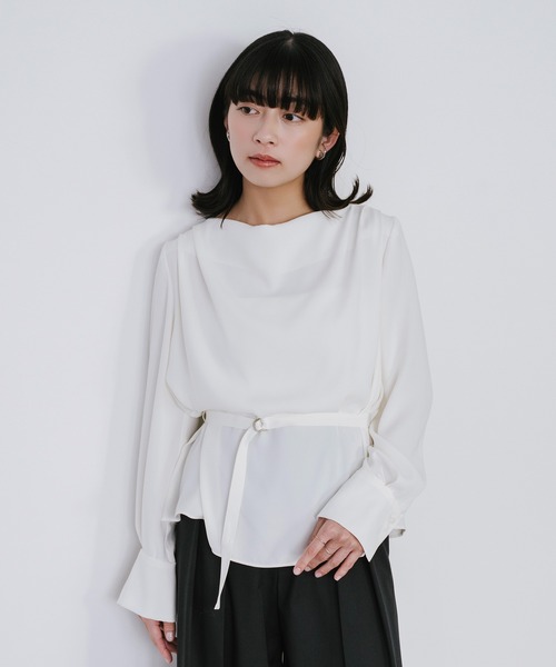 Sirin(シリン)の「ダブルクロスドレープブラウス(シャツ/ブラウス・レディース・ピンクベージュ/ライトブルー/オフホワイト/ネイビー・FREE)」の2枚目の写真