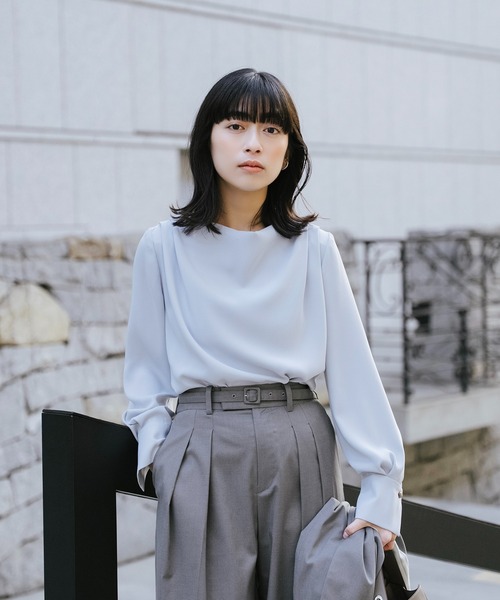 Sirin(シリン)の「ダブルクロスドレープブラウス(シャツ/ブラウス・レディース・ピンクベージュ/ライトブルー/オフホワイト/ネイビー・FREE)」の3枚目の写真