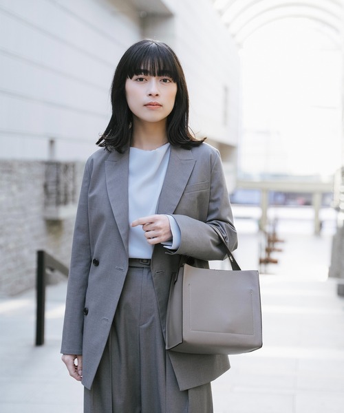 Sirin(シリン)の「ダブルクロスドレープブラウス(シャツ/ブラウス・レディース・ピンクベージュ/ライトブルー/オフホワイト/ネイビー・FREE)」の10枚目の写真