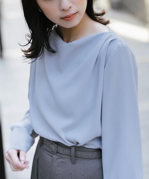 Sirin(シリン)の「ダブルクロスドレープブラウス(シャツ/ブラウス・レディース・ピンクベージュ/ライトブルー/オフホワイト/ネイビー・FREE)」の7枚目の写真