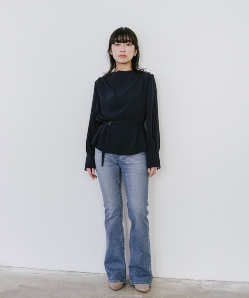 Sirin(シリン)の「ダブルクロスドレープブラウス(シャツ/ブラウス・レディース・ピンクベージュ/ライトブルー/オフホワイト/ネイビー・FREE)」の13枚目の写真