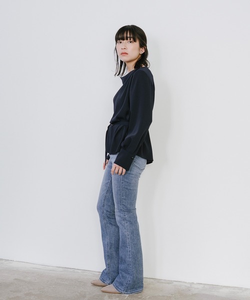Sirin(シリン)の「ダブルクロスドレープブラウス(シャツ/ブラウス・レディース・ピンクベージュ/ライトブルー/オフホワイト/ネイビー・FREE)」の14枚目の写真