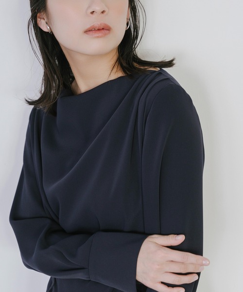 Sirin(シリン)の「ダブルクロスドレープブラウス(シャツ/ブラウス・レディース・ピンクベージュ/ライトブルー/オフホワイト/ネイビー・FREE)」の17枚目の写真