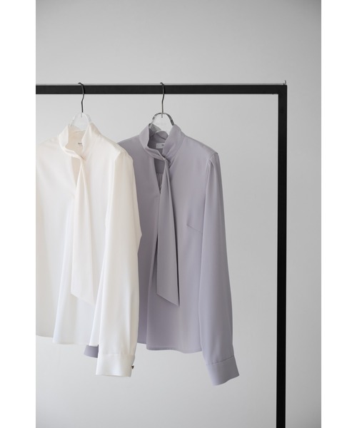 Her lip to（ハーリップトゥー）の「Long Tie Slit Blouse（シャツ/ブラウス・レディース・ライトグレー/オフホワイト・S/M）」の13枚目の写真