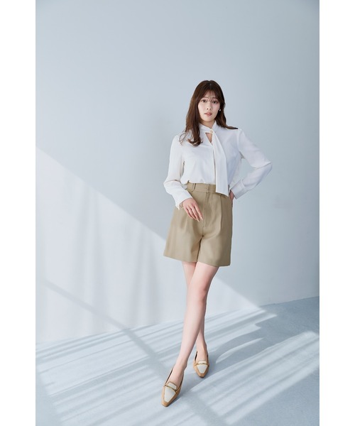 Her lip to（ハーリップトゥー）の「Long Tie Slit Blouse（シャツ/ブラウス・レディース・ライトグレー/オフホワイト・S/M）」の6枚目の写真