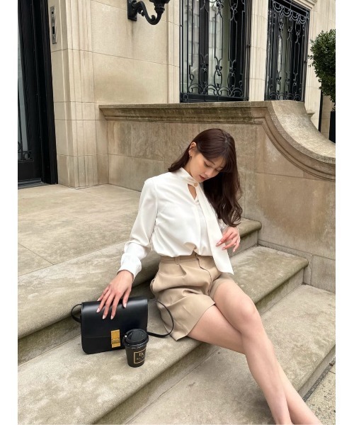 Her lip to（ハーリップトゥー）の「Long Tie Slit Blouse（シャツ/ブラウス・レディース・ライトグレー/オフホワイト・S/M）」の19枚目の写真