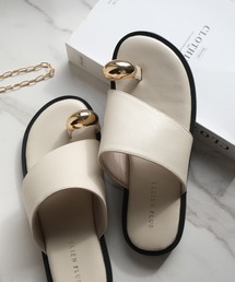 AmiAmi（アミアミ）の「【さっと秒履き!】サムリングゴールドモチーフサンダル（サンダル）」