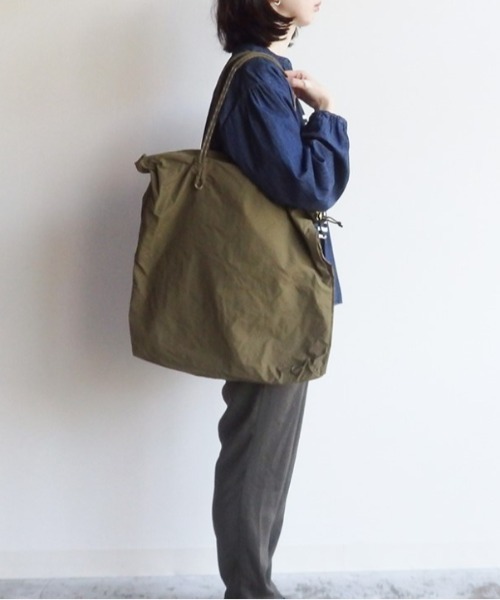 EARTH MADE(アースメイド)の「NYLON BIG TOTE / パッカブル仕様(トートバッグ・レディース・ブラック/グレー・FREE)」の9枚目の写真
