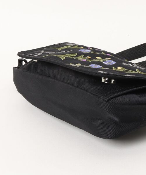 SUPER HAKKA（スーパーハッカ）の「「glanta」フラワーストライプ刺繍ミニショルダーバッグ（ショルダーバッグ・レディース・ピンク/ブラック/グレー・FREE）」の5枚目の写真