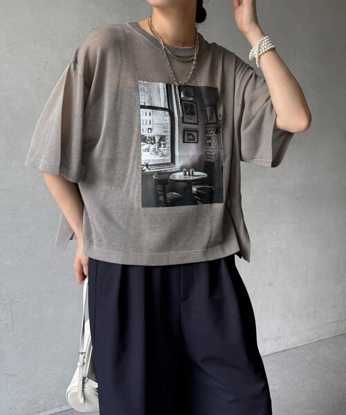 DouDou(ドゥドゥ)の「【WEB限定】プリントシアーニットプルオーバー(Tシャツ/カットソー・レディース・ネイビー/グレー/オフホワイト・FREE)」の18枚目の写真