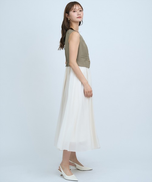 AND COUTURE(アンドクチュール)の「ショートジレレイヤードワンピース(ワンピース・レディース・ベージュ/カーキ/チャコールグレー・FREE)」の4枚目の写真