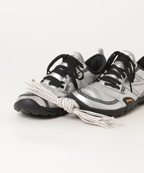 NEW BALANCE(ニューバランス)の「MT10O(スニーカー・メンズ・シルバー/ブラック・23.0cm/23.5cm/24.0cm/24.5cm/25.0cm/25.5cm/26.0cm/26.5cm/27.0cm/27.5cm/28.0cm/28.5cm/29.0cm/22.5cm)」の10枚目の写真