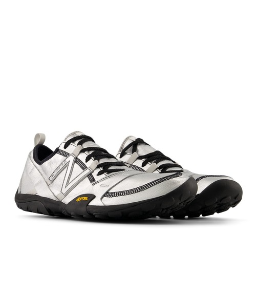 NEW BALANCE(ニューバランス)の「MT10O(スニーカー・メンズ・シルバー/ブラック・23.0cm/23.5cm/24.0cm/24.5cm/25.0cm/25.5cm/26.0cm/26.5cm/27.0cm/27.5cm/28.0cm/28.5cm/29.0cm/22.5cm)」の8枚目の写真