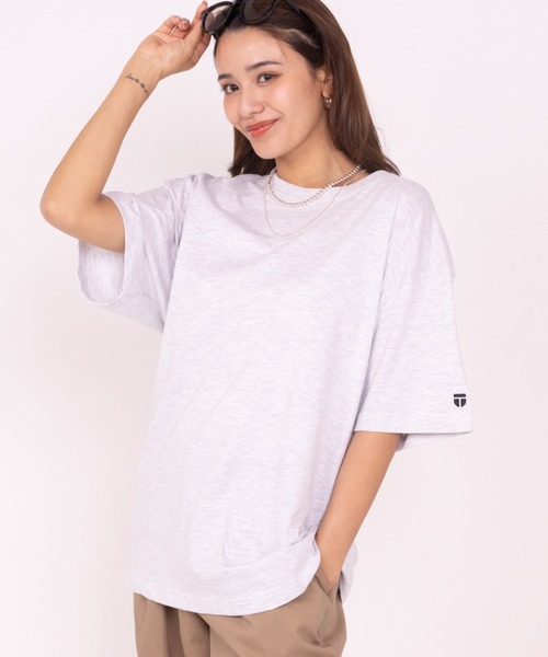 NEWTRAL(ニュートラル)の「【NEWTRAL】オーバーサイズ ワンポイント刺繍 5.6oz スタンダードエンブレム半袖Tシャツ ユニセックス(Tシャツ/カットソー・レディース・チャコールグレー/ブラック/ライトピンク/ネイビー/ホワイト/ライトグレー・L/XL/S/M)」の12枚目の写真