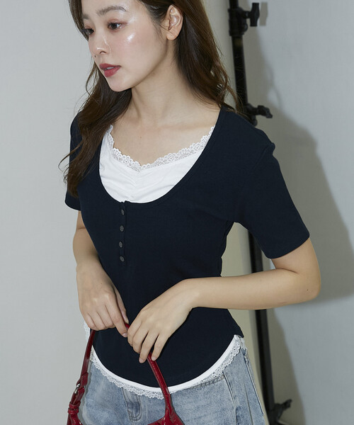 PUBLUX(パブリュクス)の「PUBLUX/パブリュクス 半袖 レース レイヤード風 ヘンリーネック カットソー(Tシャツ/カットソー・レディース・ネイビー/ブラック/グレー・フリ-)」の16枚目の写真