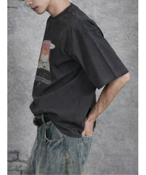 neos（ネオス）の「【neos】PENNY WISE ペニーワイズ it ヴィンテージライク ルーズシルエット ハーフスリーブ プリント Tシャツ メンズ レディース ユニセックス（Tシャツ/カットソー・メンズ・ホワイト系1/ホワイト系2/ブラック系2/ブラック系1・MEDIUM/LARGE/X-LARGE）」の5枚目の写真