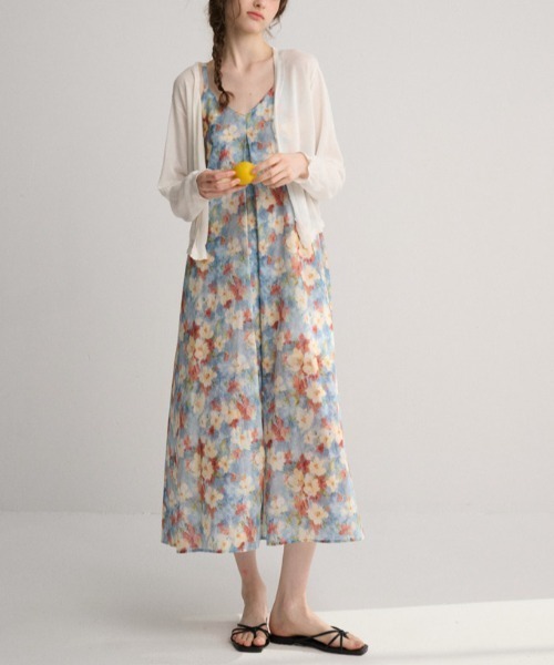 LUCPY(ラクピー)の「フラワープリントキャミソールワンピース(ワンピース・レディース・ライトブルー・XX-LARGE/X-LARGE/LARGE/MEDIUM)」の3枚目の写真