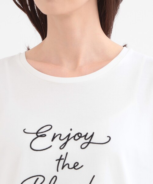 Reflect(リフレクト)の「【接触冷感】ラインアート刺繍Tシャツ(Tシャツ/カットソー・レディース・ホワイト系1/ホワイト系その他/ネイビー系・00)」の22枚目の写真