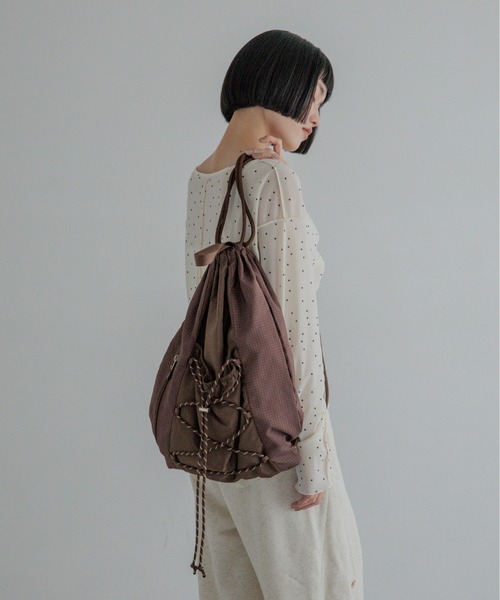 LOWRYS FARM(ローリーズファーム)の「レースアップナップサック 675918(バックパック/リュック・レディース・アイボリー/ブラック/ホワイト系その他/ブルー系その他/ブラック系その他/ブラウン系その他・FREE)」の5枚目の写真