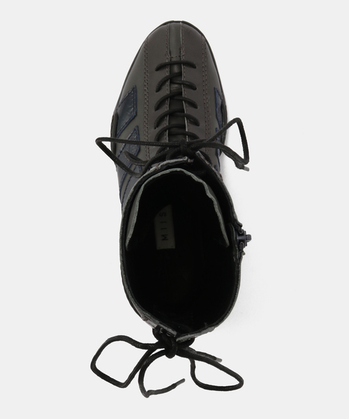 miista（ミスタ）の「Miista/ミスタ Imogen Grey Navy Lace Sneaker Boo（ブーツ・レディース・グレー・36）」の7枚目の写真