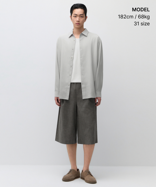 MUSINSA STANDARD（ムシンサスタンダード）の「クリンクルリネンライクバンディングバミューダパンツ[カーキグレー]（その他パンツ・メンズ・その他・26/27/28/29/30/31/32/33/34/36/38/40/42）」の2枚目の写真