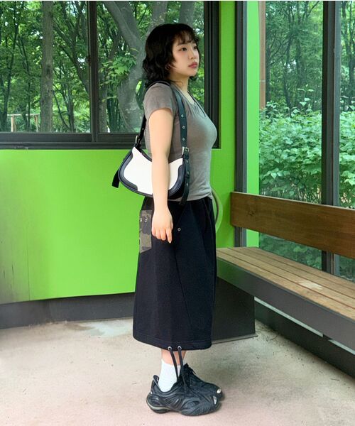 MUSINSA STANDARD WOMAN（ムシンサスタンダードウーマン）の「ウィメンズウールテンセルホルターレイヤードTシャツ[トープ]（Tシャツ/カットソー・レディース・その他・SMALL/MEDIUM/LARGE/X-SMALL）」の6枚目の写真