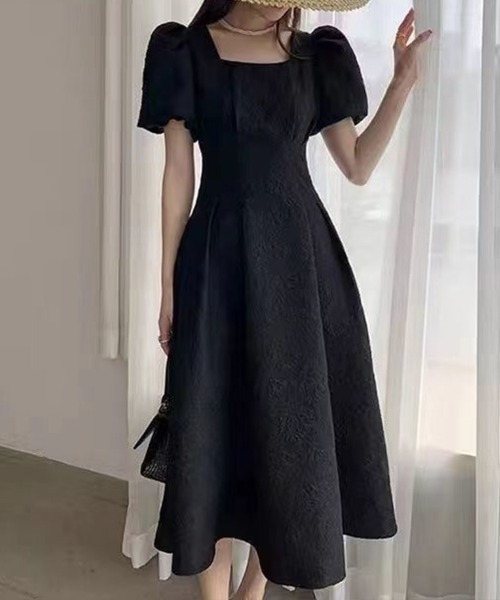 mielu(ミエル)の「スクエアネックパフワンピース(ワンピース・レディース・ブラック/ホワイト・LARGE/MEDIUM)」の2枚目の写真