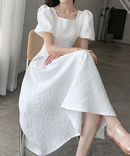 mielu(ミエル)の「スクエアネックパフワンピース(ワンピース・レディース・ブラック/ホワイト・LARGE/MEDIUM)」の4枚目の写真