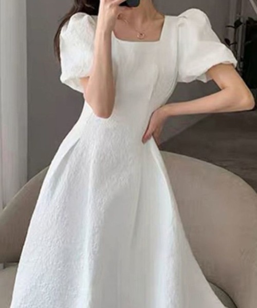 mielu(ミエル)の「スクエアネックパフワンピース(ワンピース・レディース・ブラック/ホワイト・LARGE/MEDIUM)」の5枚目の写真
