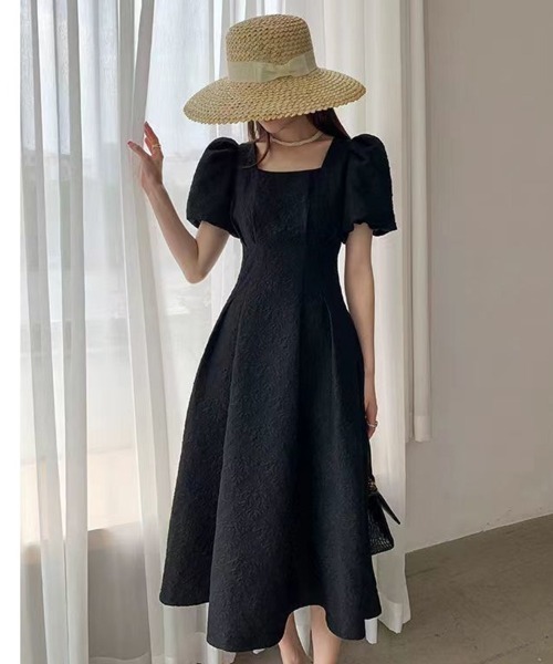 mielu(ミエル)の「スクエアネックパフワンピース(ワンピース・レディース・ブラック/ホワイト・LARGE/MEDIUM)」の7枚目の写真