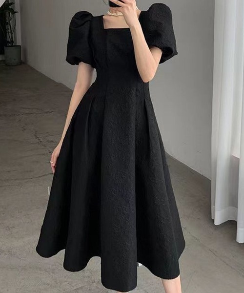 mielu(ミエル)の「スクエアネックパフワンピース(ワンピース・レディース・ブラック/ホワイト・LARGE/MEDIUM)」の9枚目の写真
