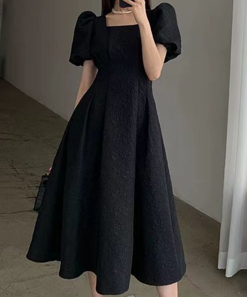 mielu(ミエル)の「スクエアネックパフワンピース(ワンピース・レディース・ブラック/ホワイト・LARGE/MEDIUM)」の10枚目の写真
