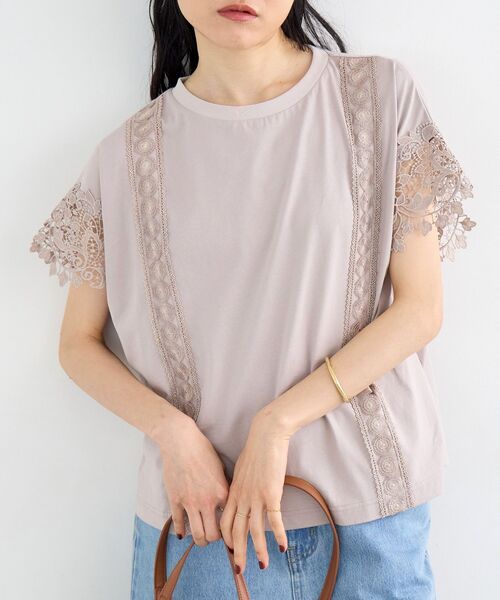 le.coeur blanc（ルクールブラン）の「レースドッキングカットソー（Tシャツ/カットソー・レディース・グレイッシュベージュ/ブラック/オフホワイト・38）」の3枚目の写真