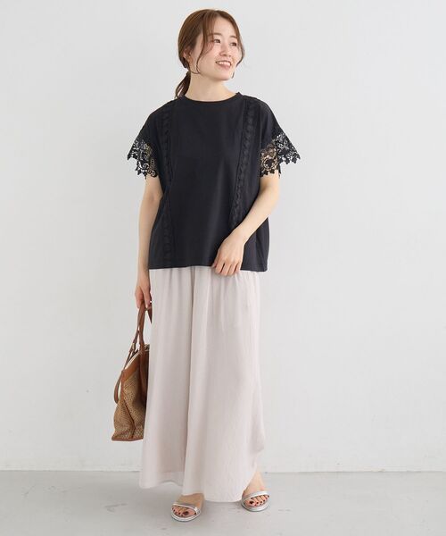 le.coeur blanc（ルクールブラン）の「レースドッキングカットソー（Tシャツ/カットソー・レディース・グレイッシュベージュ/ブラック/オフホワイト・38）」の5枚目の写真