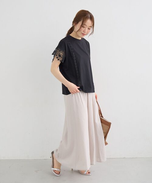 le.coeur blanc（ルクールブラン）の「レースドッキングカットソー（Tシャツ/カットソー・レディース・グレイッシュベージュ/ブラック/オフホワイト・38）」の6枚目の写真