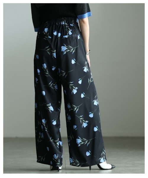 Sawa a la mode(サワアラモード)の「花柄ハイウエストタックワイドパンツ(その他パンツ・レディース・ブラック/ネイビー・FREE)」の12枚目の写真