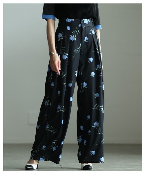 Sawa a la mode(サワアラモード)の「花柄ハイウエストタックワイドパンツ(その他パンツ・レディース・ブラック/ネイビー・FREE)」の15枚目の写真