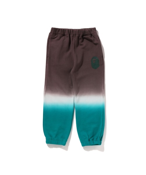 A BATHING APE（アベイシングエイプ）の「GRADATION APE HEAD SWEAT PANTS（スウェットパンツ・キッズ・グリーン/レッド・140/120/110）」の2枚目の写真