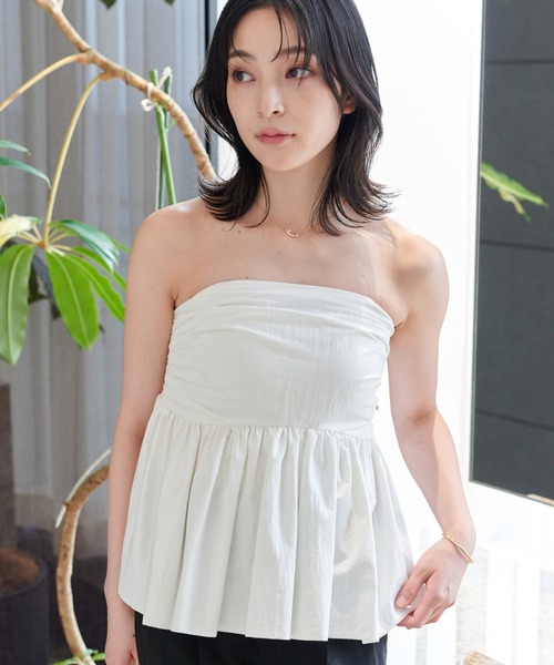 Olume (オリュム)の「バルーンベアトップス(チューブトップ・レディース・ブラック/アイボリー・FREE)」の1枚目の写真