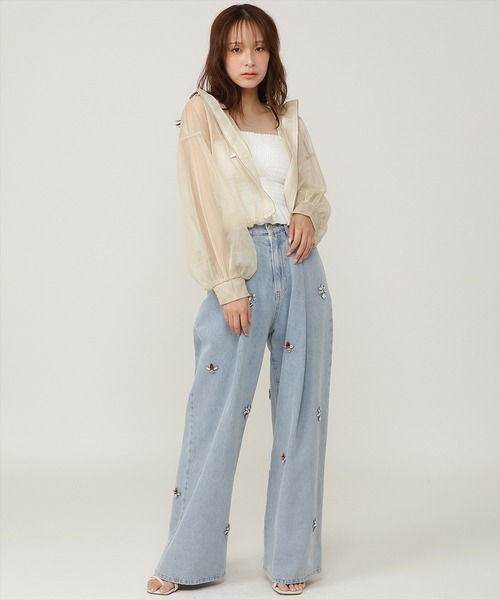 AND COUTURE(アンドクチュール)の「シャーリングカップ付きキャミソール(キャミソール・レディース・ブラック/オフホワイト・FREE)」の9枚目の写真