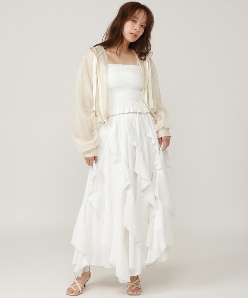 AND COUTURE(アンドクチュール)の「シャーリングカップ付きキャミソール(キャミソール・レディース・ブラック/オフホワイト・FREE)」の10枚目の写真